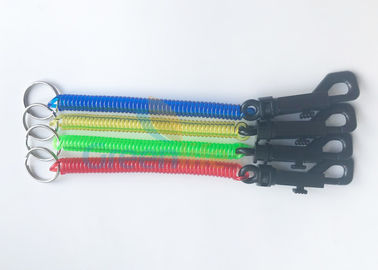 Baraços plásticos materiais da mola de TPU personalizados com porta-chaves preta do gancho da pressão dos PP