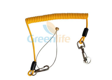 Amarelo contínuo bobinado espiral do cabo do gancho da pressão da alta segurança da trela da ferramenta da proteção da queda